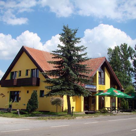 Restaurace Penzion Rafael Dlouhá Brtnice Habitación foto